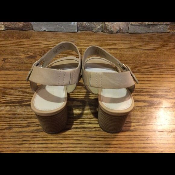 BAR lll Sandals    - Picture 2 of 6